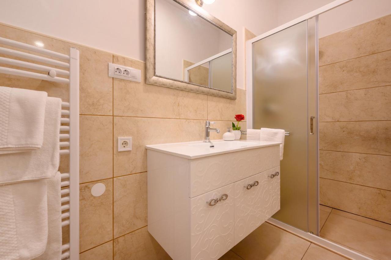 Summer Breeze Luxury Rooms Split Exterior photo